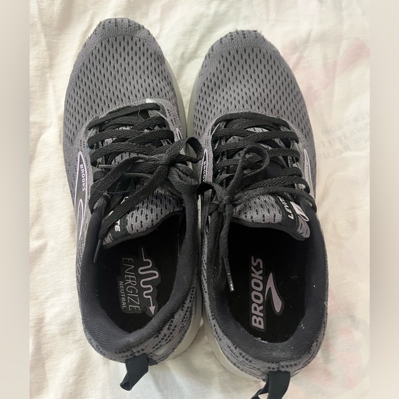 Women’s Brooks Levitate 5 Running Shoes size 8 - Picture 3 of 4